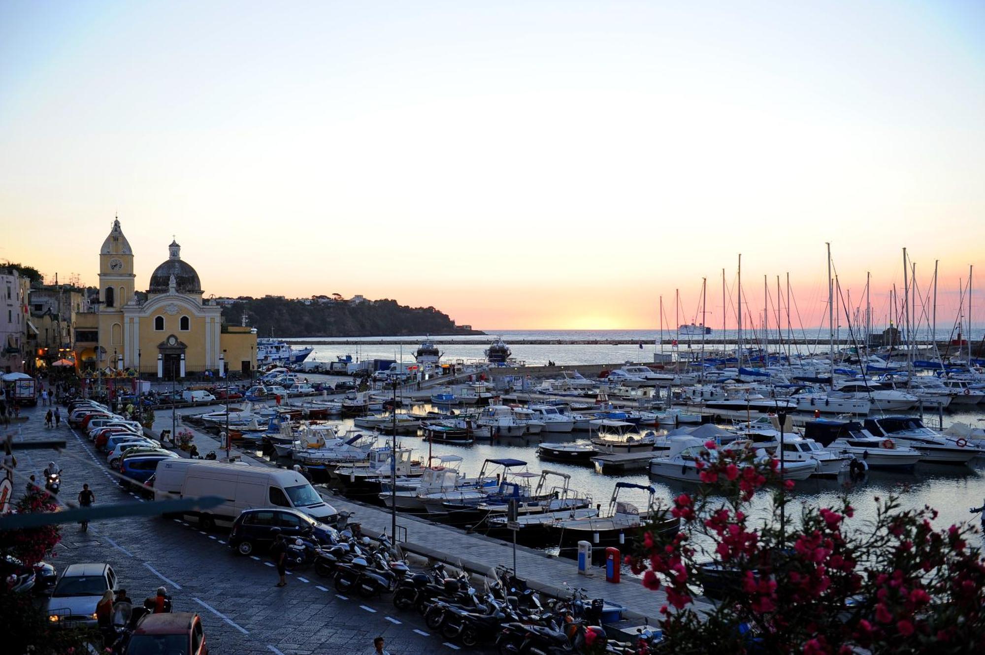 L'isola Del Postino Bed & Breakfast Procida