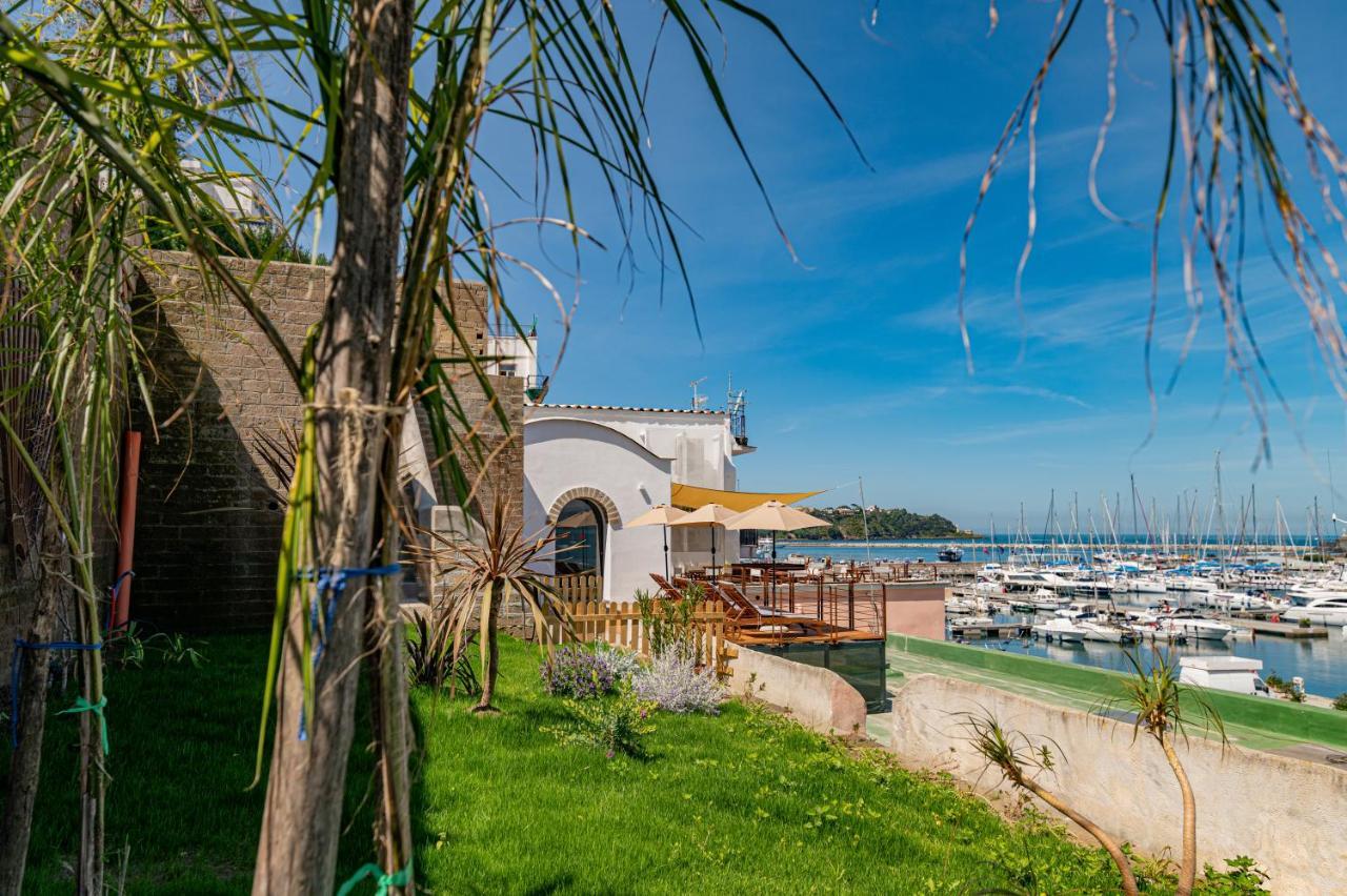Frühstückspension L'isola Del Postino Procida